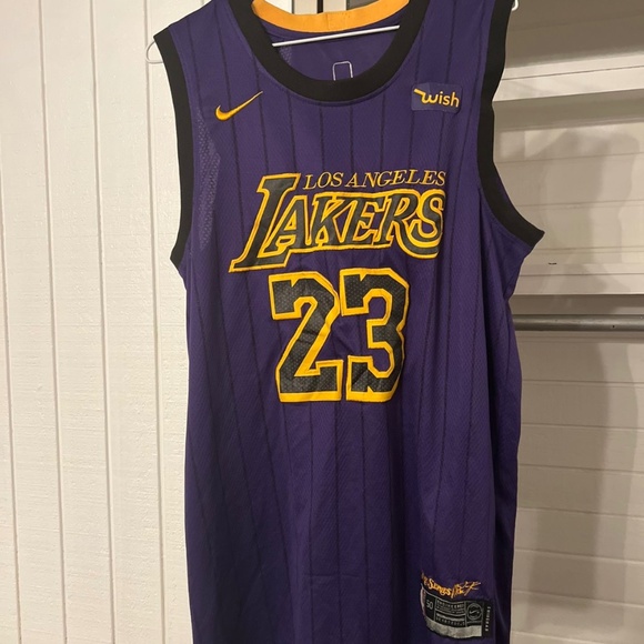 Lebron James Jersey - Picture 1 of 3